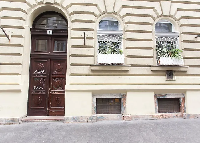 Apartment Susan Near Blaha Lujza Square
