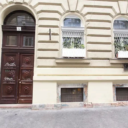 Apartament Susan Near Blaha Lujza Square